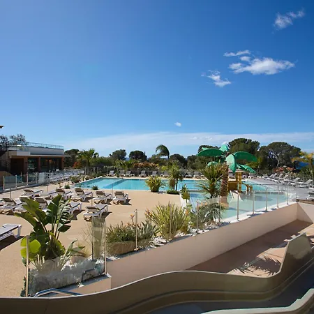 Vakantiepark Avec Terrasse Vue 4*