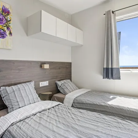Vakantiepark Avec Terrasse Vue 4*