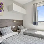 홀리데이파크 Avec Terrasse Vue 4*